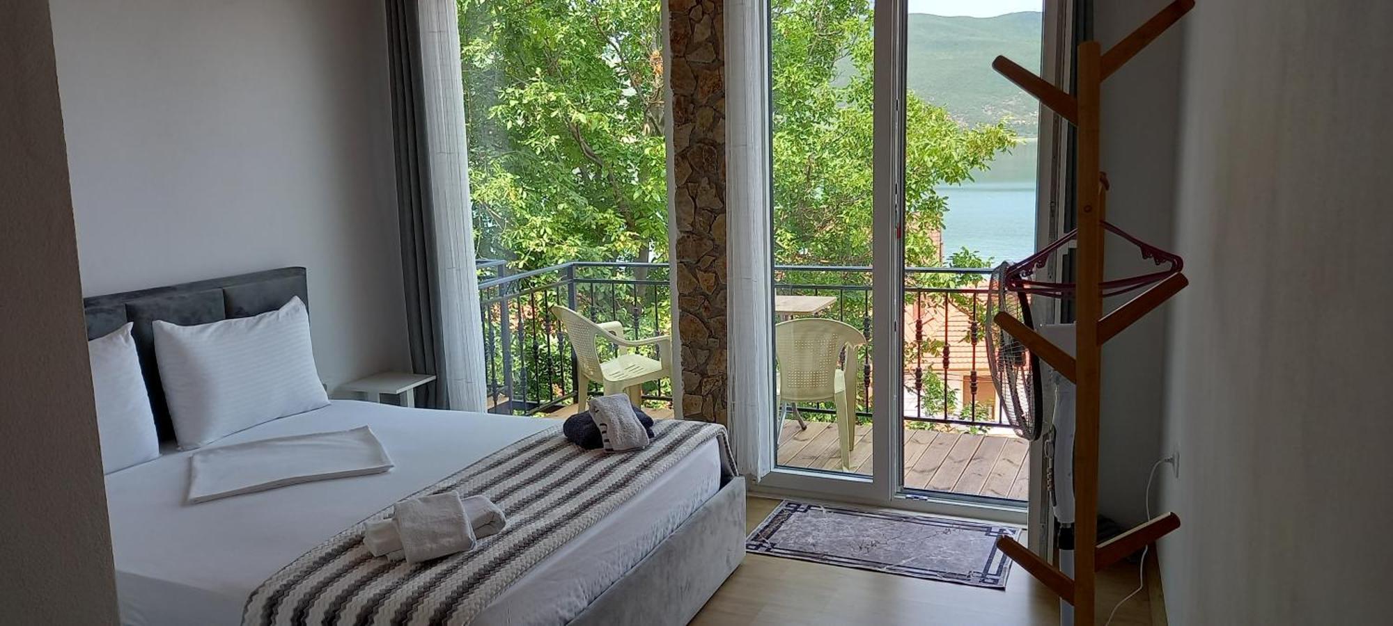 Roleo Guest House Lini Екстериор снимка