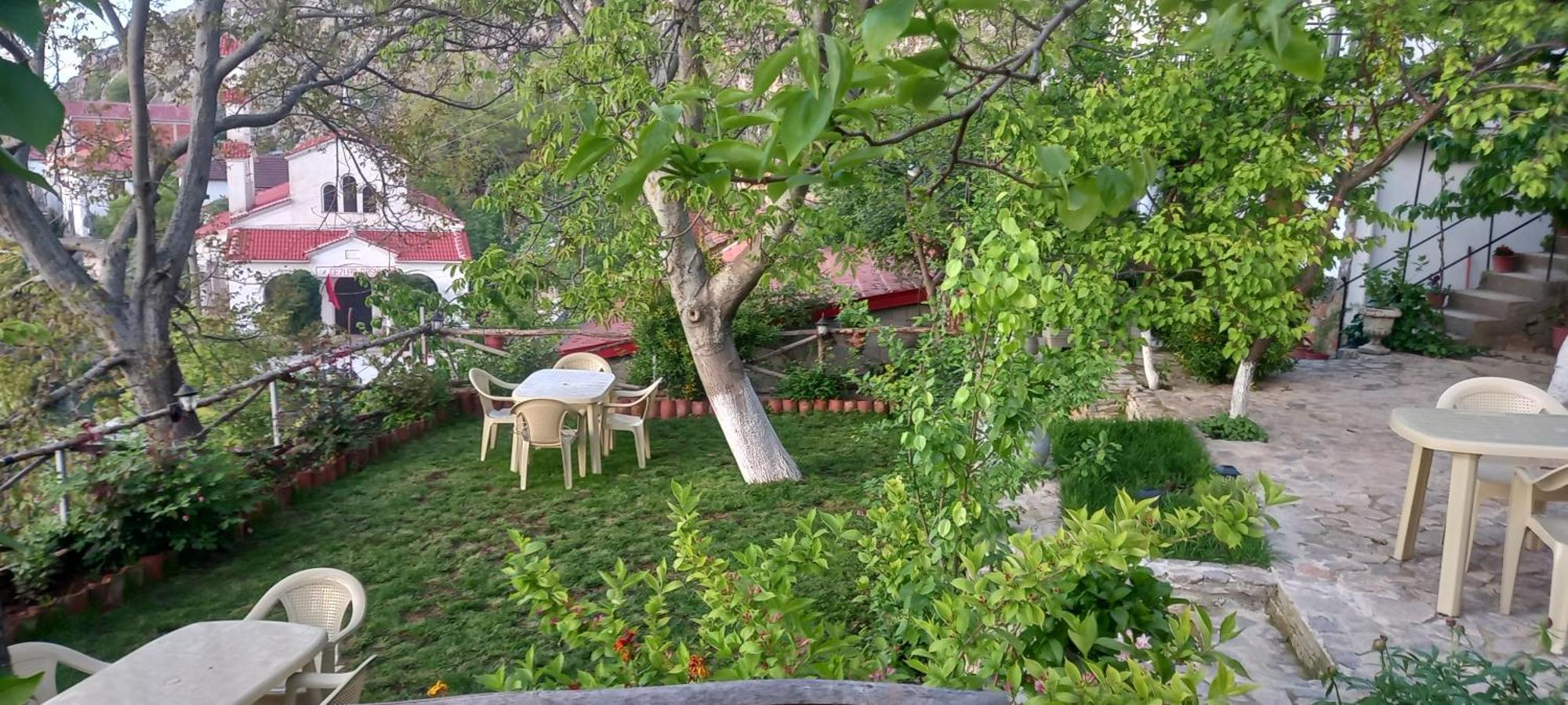 Roleo Guest House Lini Екстериор снимка