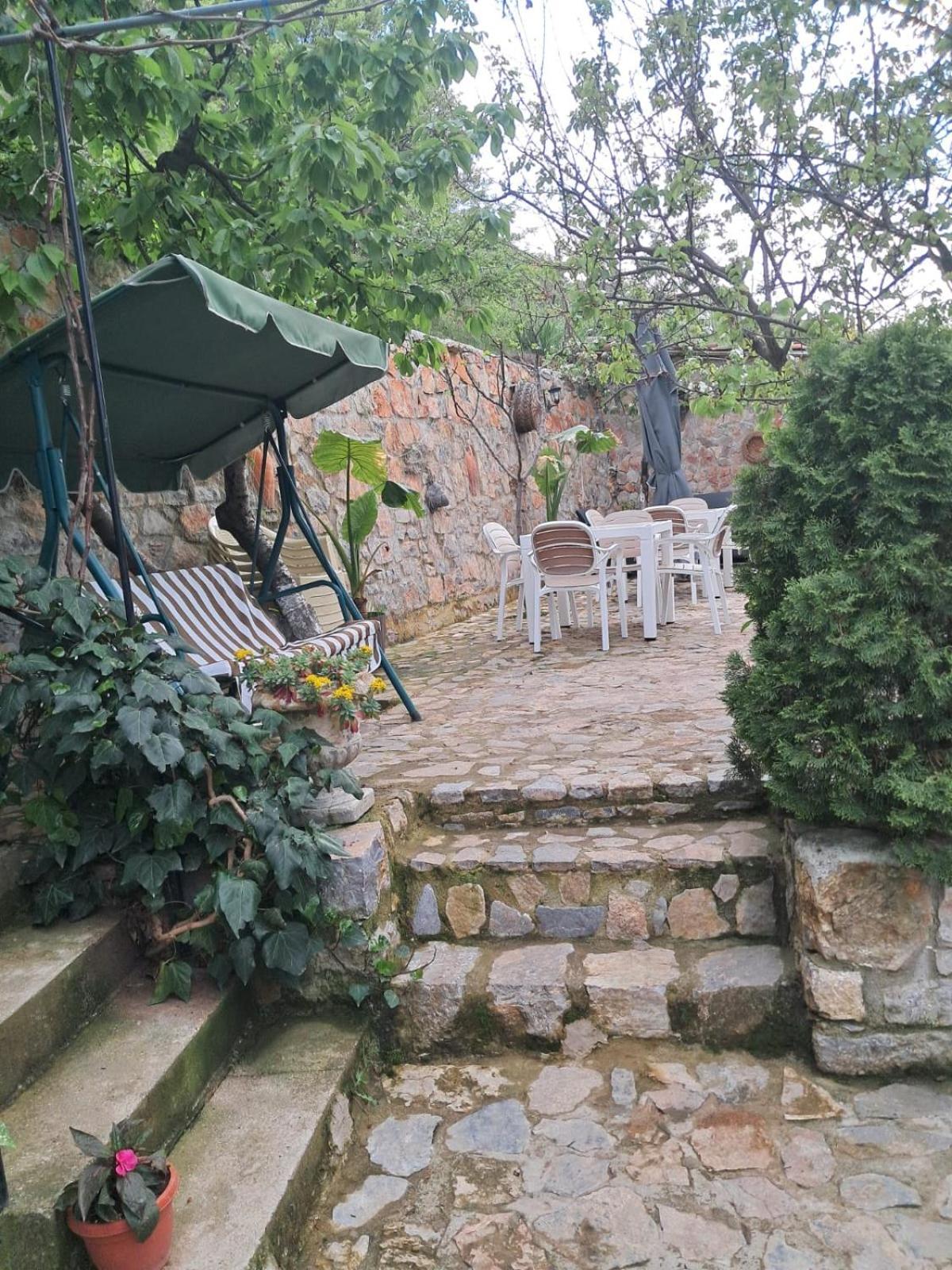 Roleo Guest House Lini Екстериор снимка